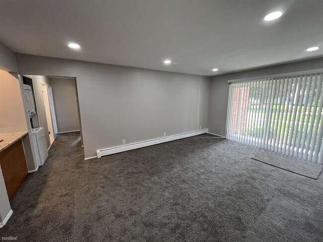 Building Photo - 3 br, 2 bath Condo - 2445 Torquay Ave Apt 112