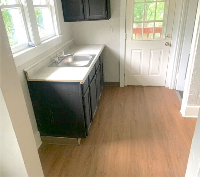 Foto del edificio - Charming 2-Bedroom Home Available