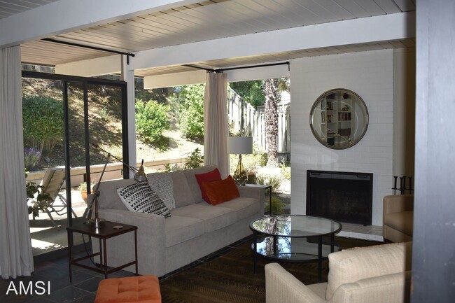 Building Photo - 3 br, 2 bath House - 2059 Ticonderoga Drive