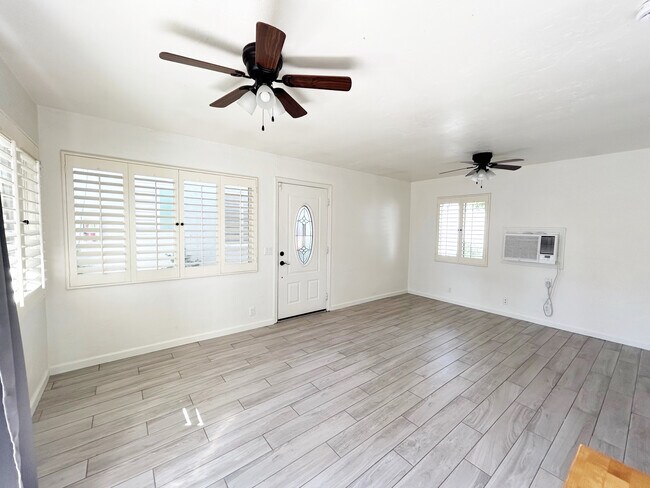 Foto del edificio - 1315 N Indian Canyon Dr