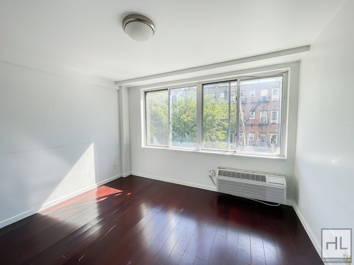 Foto principal - STANHOPE STREET / Spacious 1-Bed 1-Bath / ...