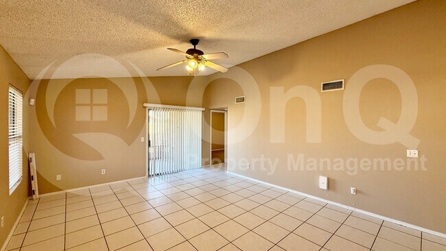 Foto del edificio - 3873 E Bighorn Ave