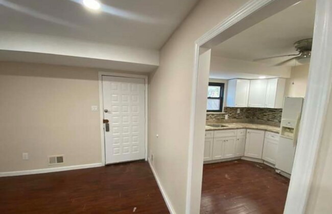 Building Photo - 200 Grantwood Ave