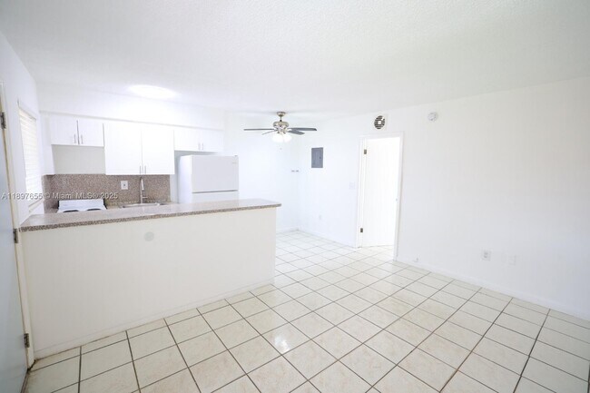 Foto del edificio - 7155 W 14th Ct