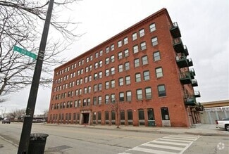 Building Photo - 1900 S Clark St