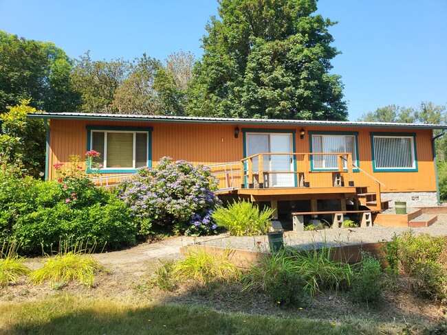 Building Photo - River front Property on the Cowlitz