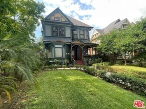 Building Photo - 2309 Scarff St