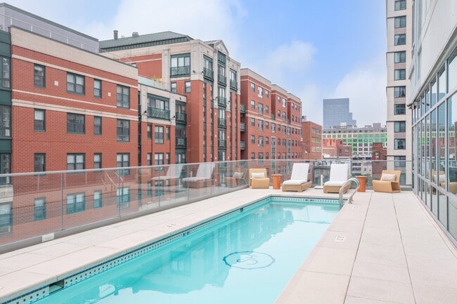 Building Photo - Summer House Apartments