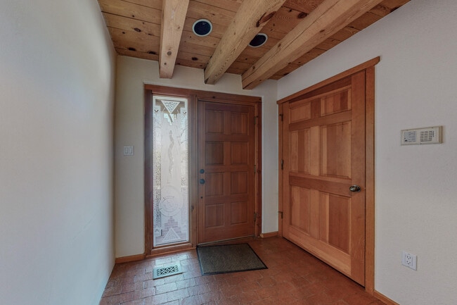 Building Photo - 2116 Paseo Del Prado NW