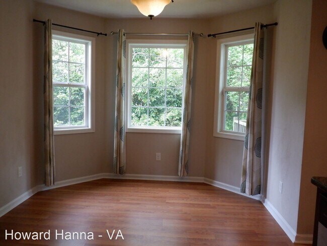 Building Photo - 4 br, 2.5 bath House - 7501 Ruthven Road