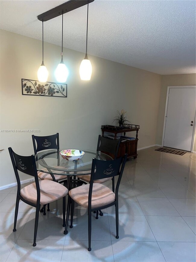 Building Photo - 3405 Bimini Ln
