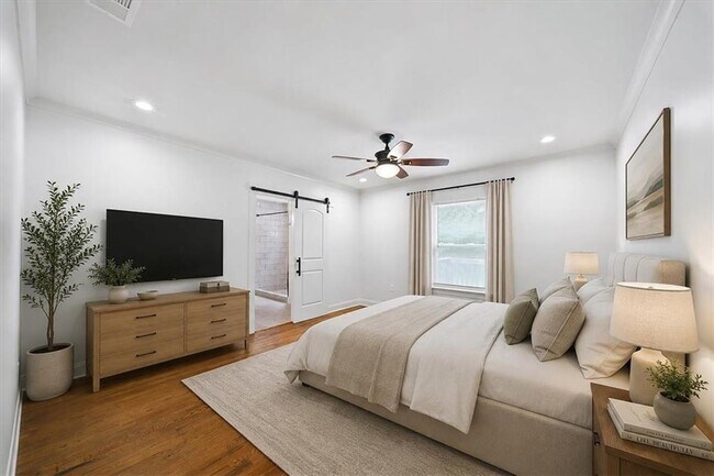 Foto del edificio - 1060 Regent St SW