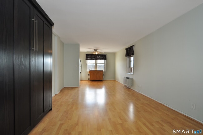 Foto del edificio - 39 Glenbrook Rd