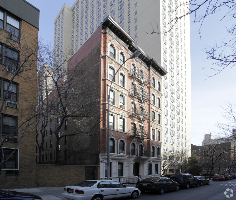 Building Photo - 443 E 88th St