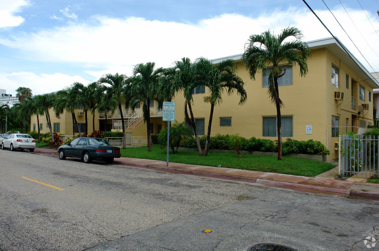 Building Photo - 1035 9th St