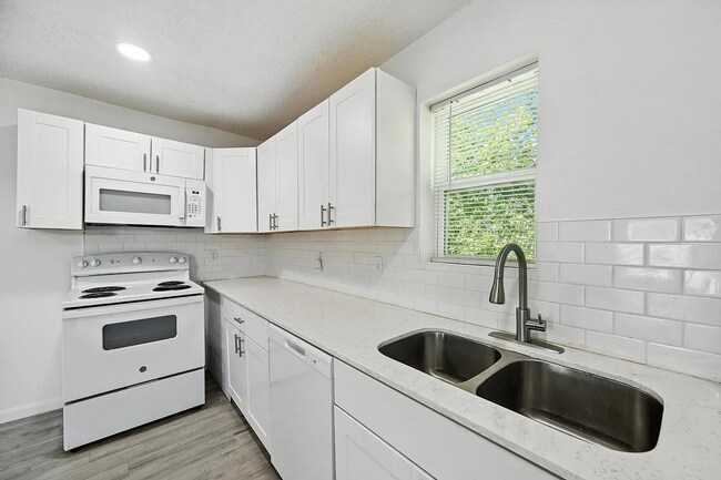 Foto del edificio - 320 T A Carroll Ave