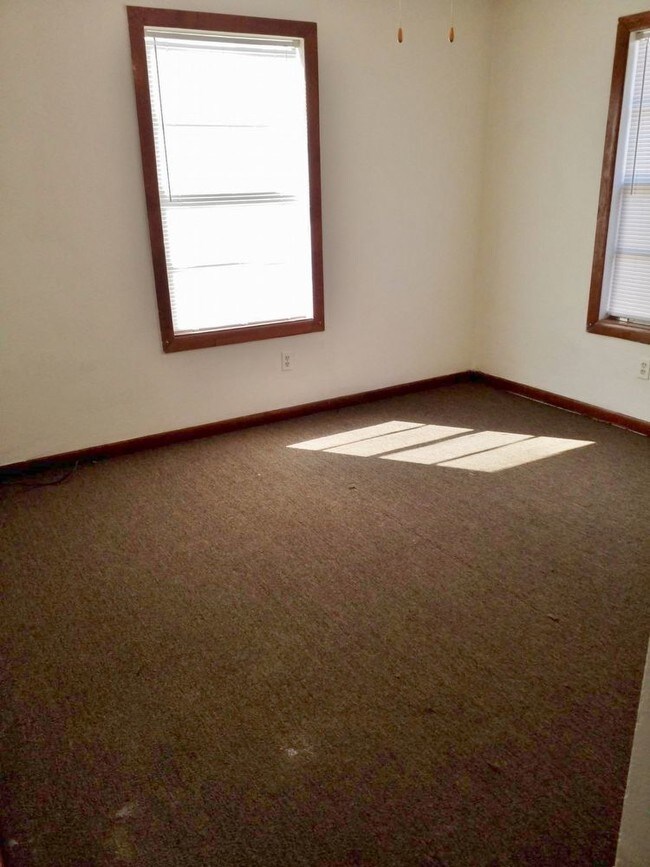Building Photo - MOVE IN PENDING 1785 Harriot St.
