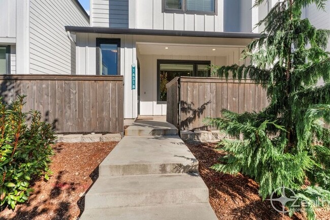 Building Photo - 16318 NE 20th St