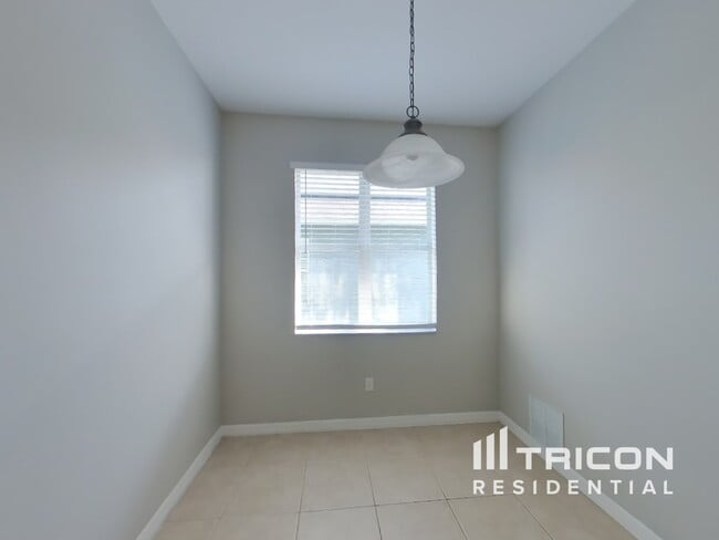 Building Photo - 31244 Bridgegate Dr