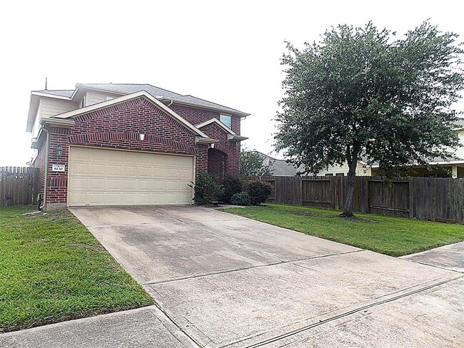 Foto del edificio - 6130 Carver Pines Dr