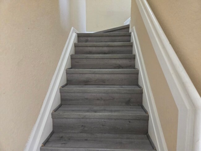 Foto del edificio - 3141 Laurel Ridge Cir