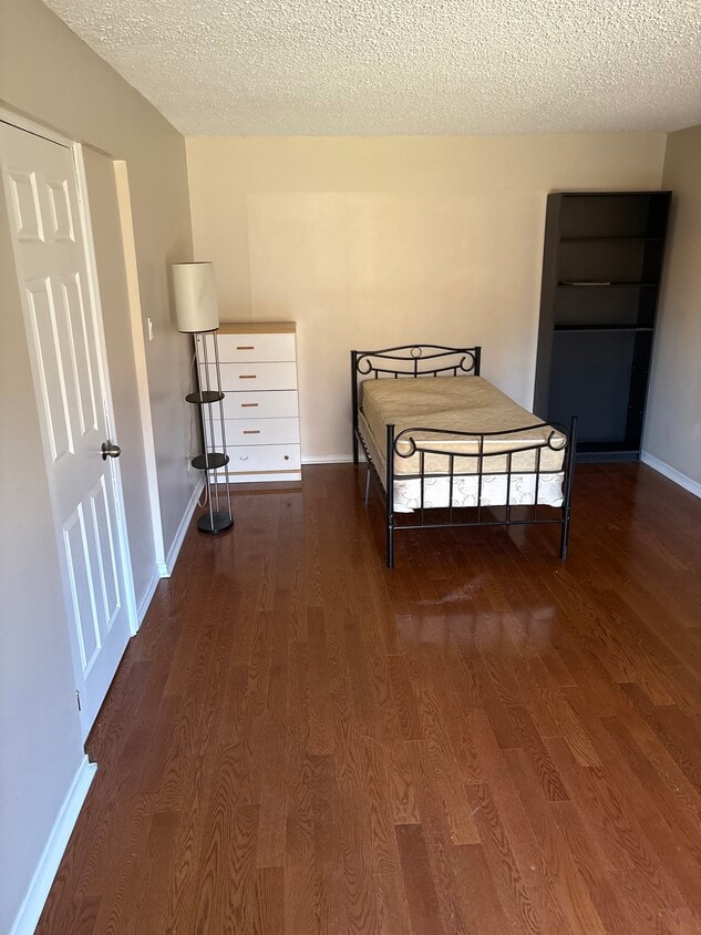 Primary Photo - 202 Gwendolyn St