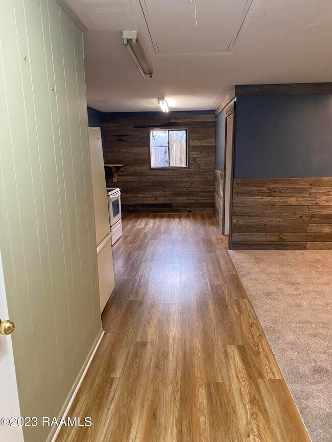 Building Photo - 102 Birch Dr