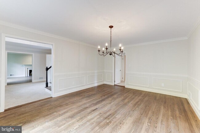 Building Photo - 8025 Old Dominion Dr
