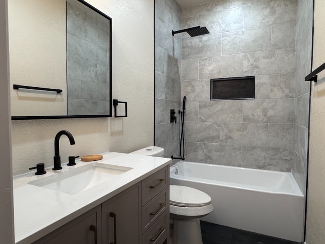 Foto del edificio - 3801 Black Granite Dr