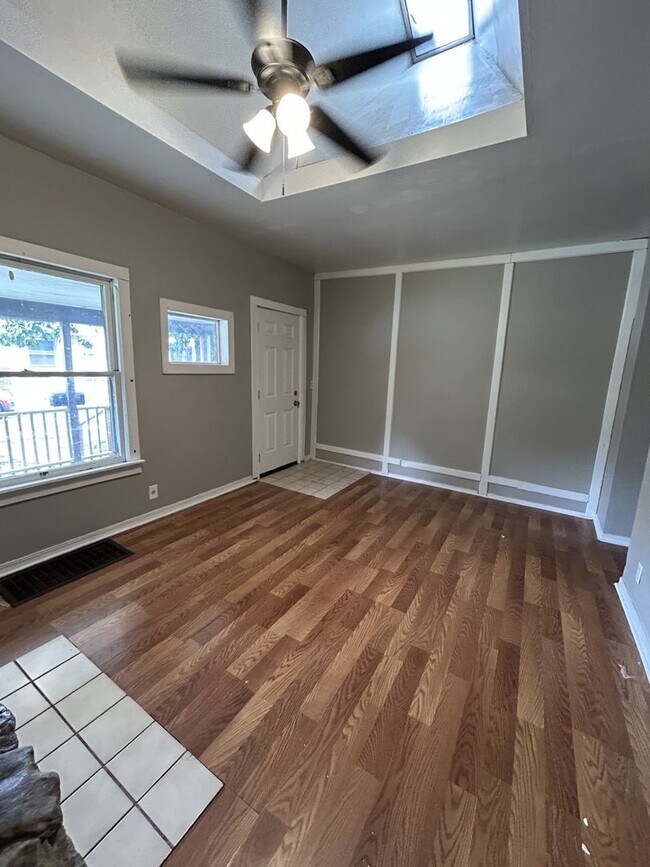 Building Photo - COMING SOON! Completely Remodeled 3 BR / 1 BA Single Family Home w/Huge Back Yard