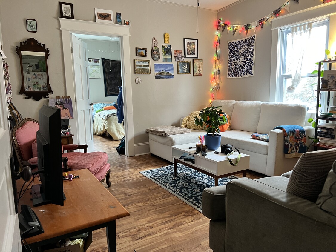 Living room - 75 Lyman Ave