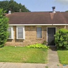 Building Photo - 203 Versailles St