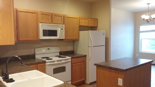 Foto del edificio - 2928 Paula Ln