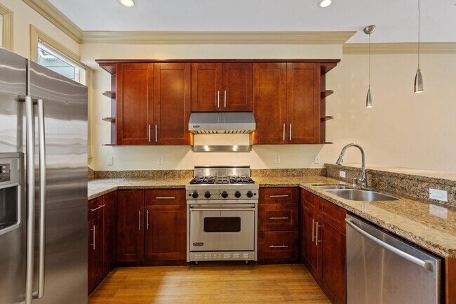 Foto del edificio - Heart of Hayes Valley - Updated 3 Bed, 2 B...