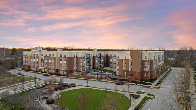 Apartamentos Park-on-Morton cerca de la Universidad de Indiana en Bloomington, comunidad, exterior, atardecer - The Park on Morton