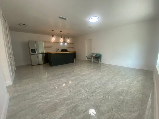 Foto del edificio - 1501 Loring St