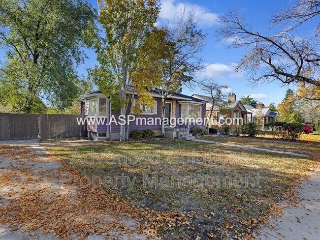 Building Photo - 1684 E Sunnyside Ave