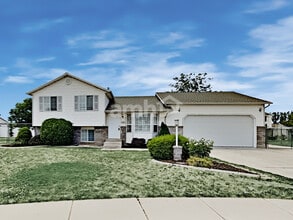 Building Photo - 342 N 75 W