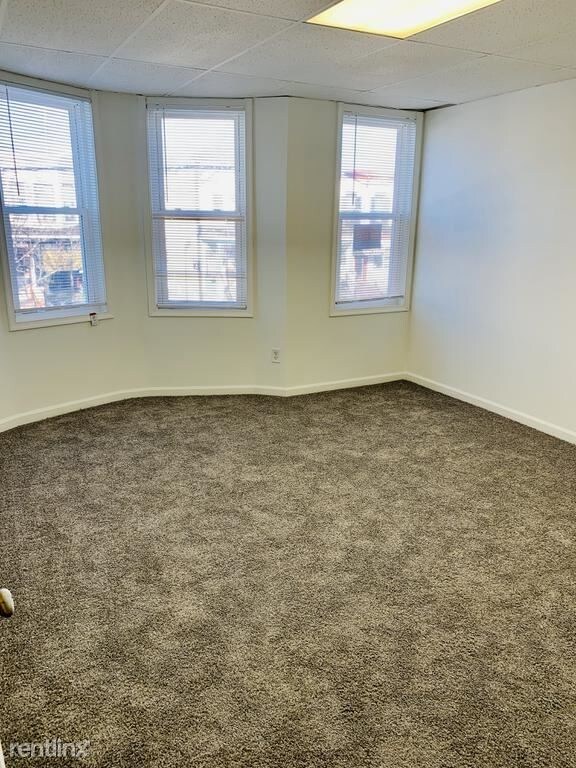 Building Photo - 1 br, 1 bath Apartment - 837 W 36th St