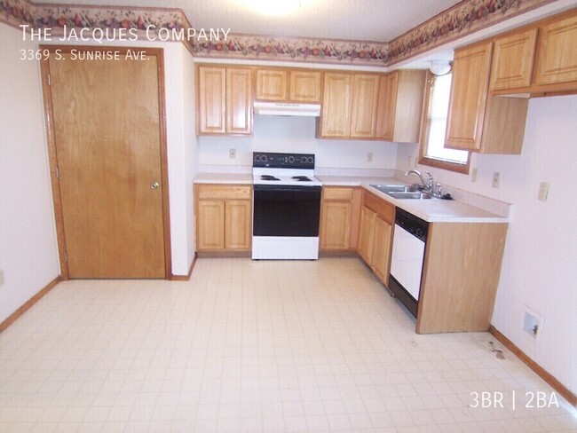 Building Photo - 3369 S Sunrise Ave