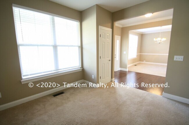 Foto del edificio - Franklin Home 3 bed 2.5 Baths