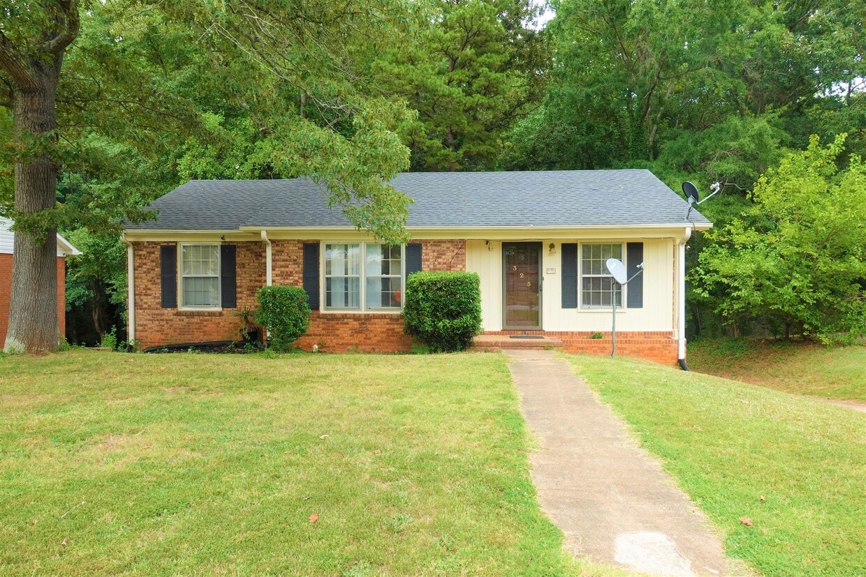 Primary Photo - 325 Willow Oaks Dr