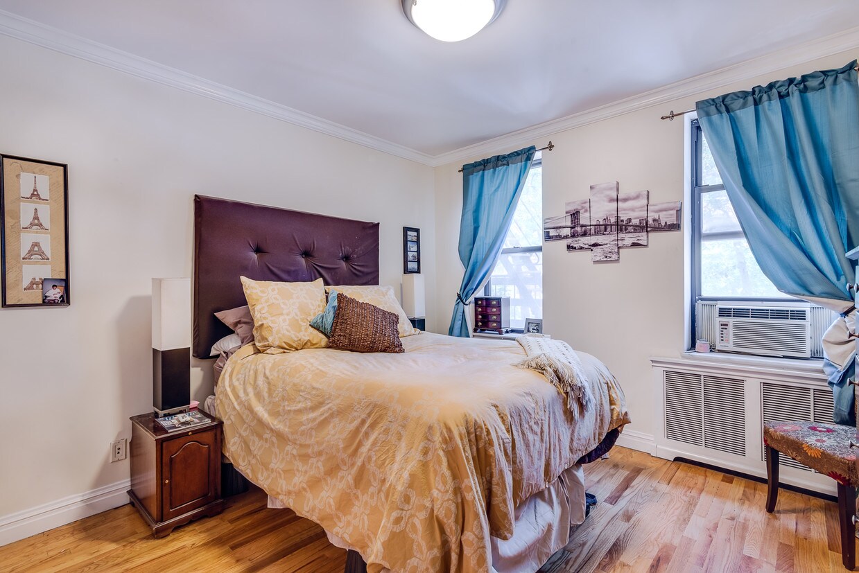 Primary Photo - 208 E 34th St