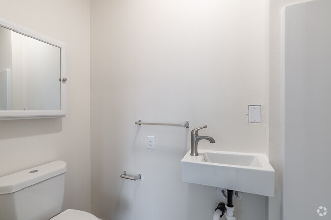 Studio - Unit B - Bathroom - Hanford Studios