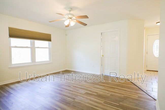 Building Photo - 342 Apple Dr