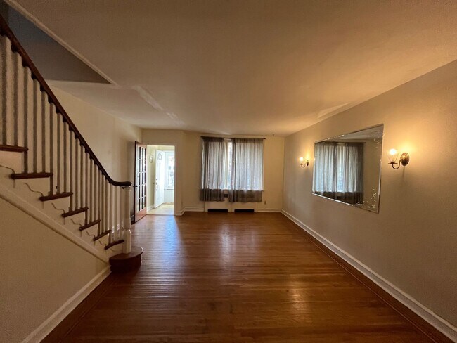 Foto del edificio - 3337 Disston St