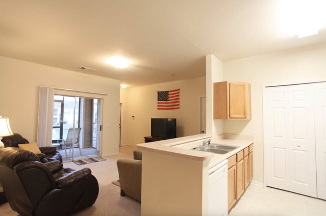 Building Photo - Longleaf Villas unit Available for Fall 2025!