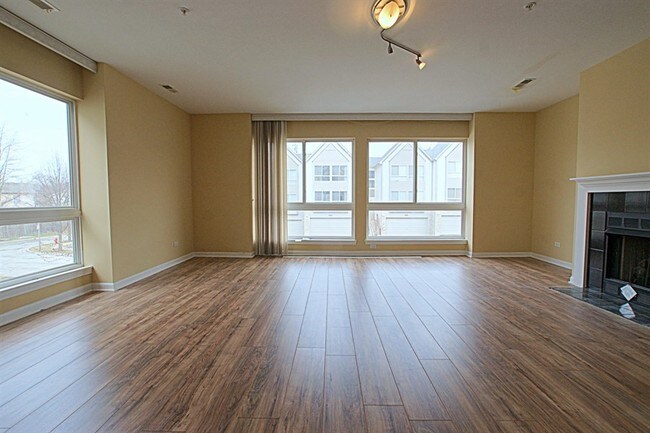 Foto del edificio - 641 Diamond Pointe Dr