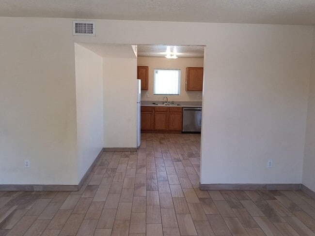 Foto del edificio - 8409 Winter Sage Rd SW