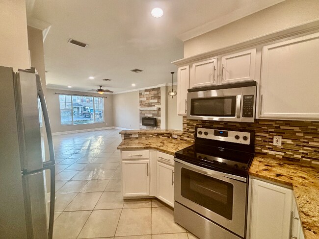 Foto del edificio - 13576 Forest Lake Dr